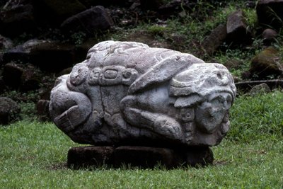 Piedra zoomorfa, período clásico tardío (600-900 d.C.) de Mayan